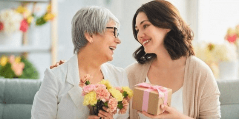 Tiêu chí chọn quà tặng 8 3 cho người lớn tuổi